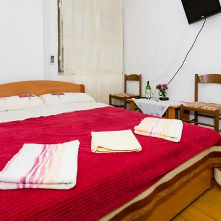 Kisic Πανσιόν 2*